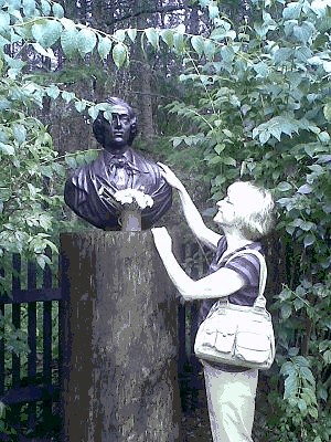 Kopia pranie3.jpg (55.33 KiB) Przejrzano 764 razy Czy poczuł się dotknięty?<br /><br /><br />Bo powiedziała o mnie jedna poetka z Krakowa: <br />&quot;To głowa nie do kapeluszy! To taka posągowa głowa!&quot; - K.I.G.